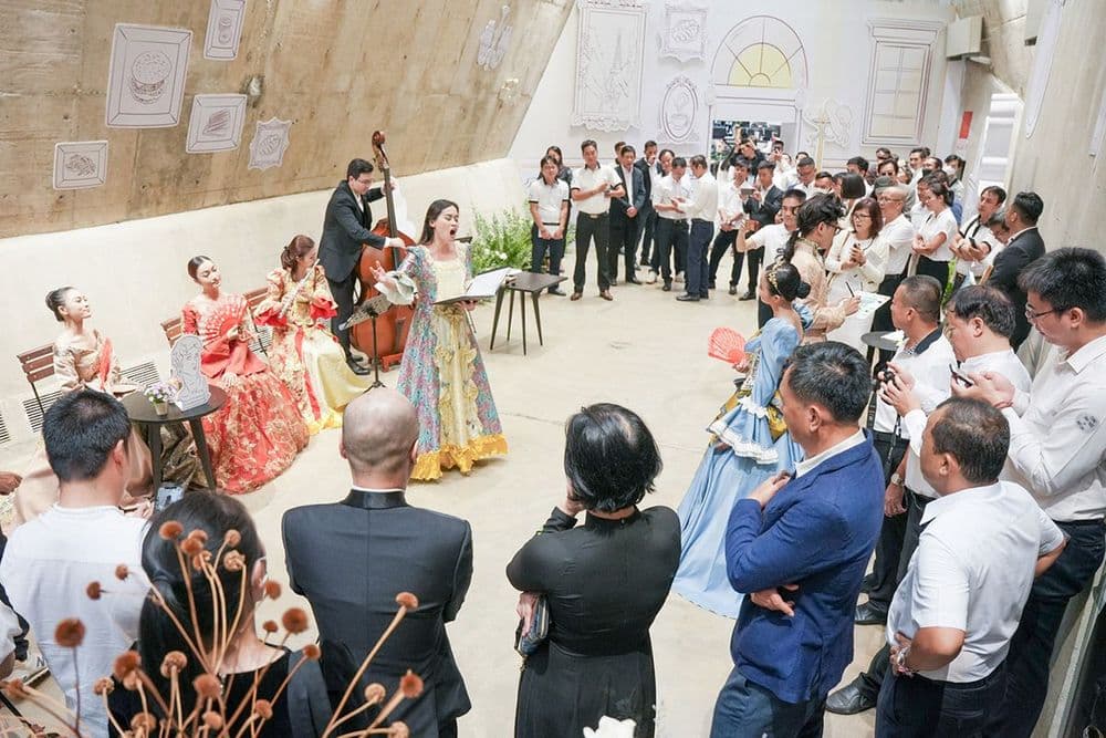 Màn hùng biện của không gian cà phê